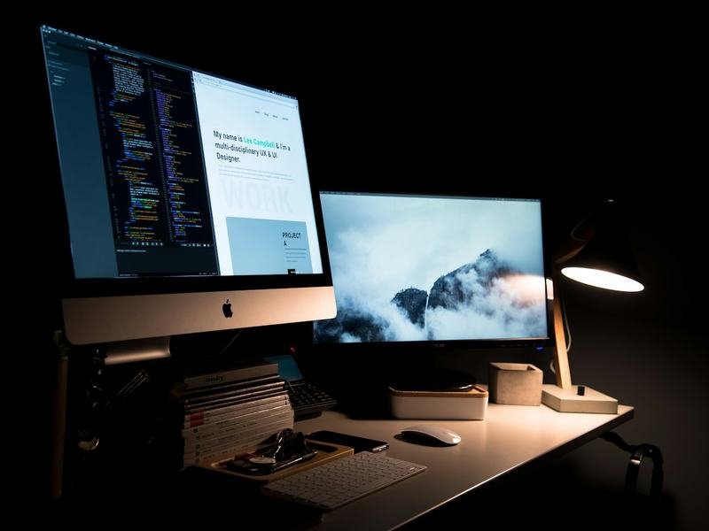 Designer workspace with a live website preview next to the build